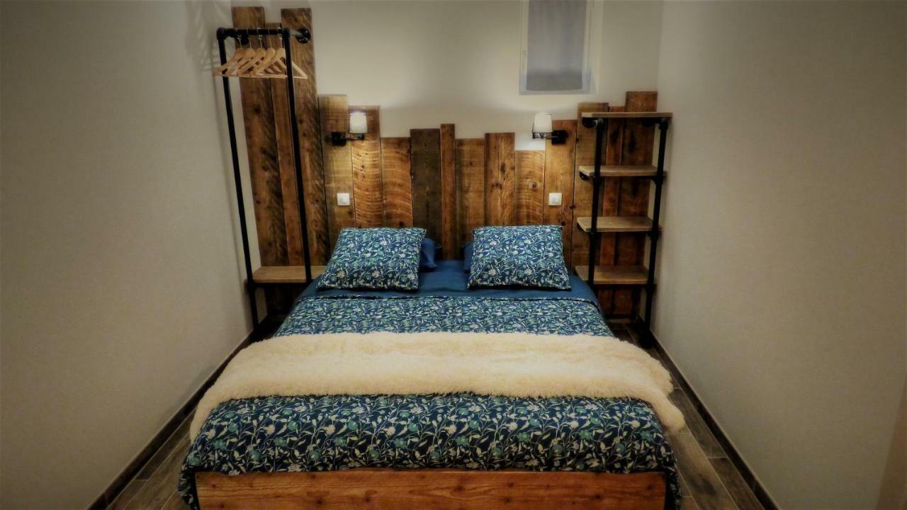 Bed and Breakfast Le Moulin De Follet Fougere  Exterior foto